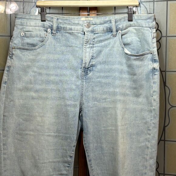 Eloquii Light Wash Straight Leg High Rise Plus Size Jeans Size 18 - Picture 4 of 10